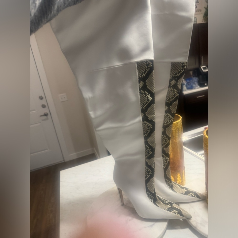 WOMEN GOOD AMERICAN THIGH HIGH BOOK. SIZE: 11